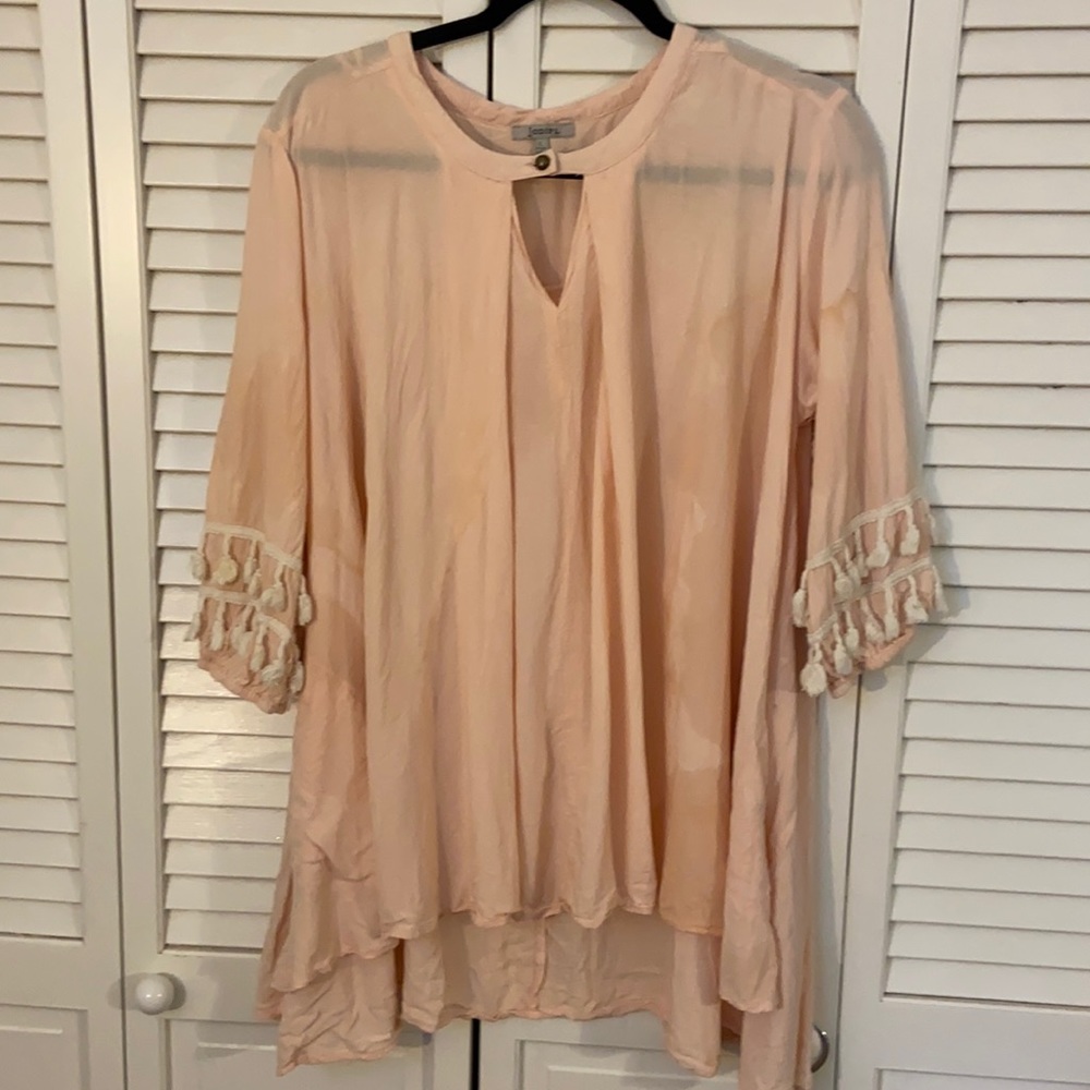 Jodifl, gorgeous light peach blouse. Has tassels on sleeves, and pockets😁